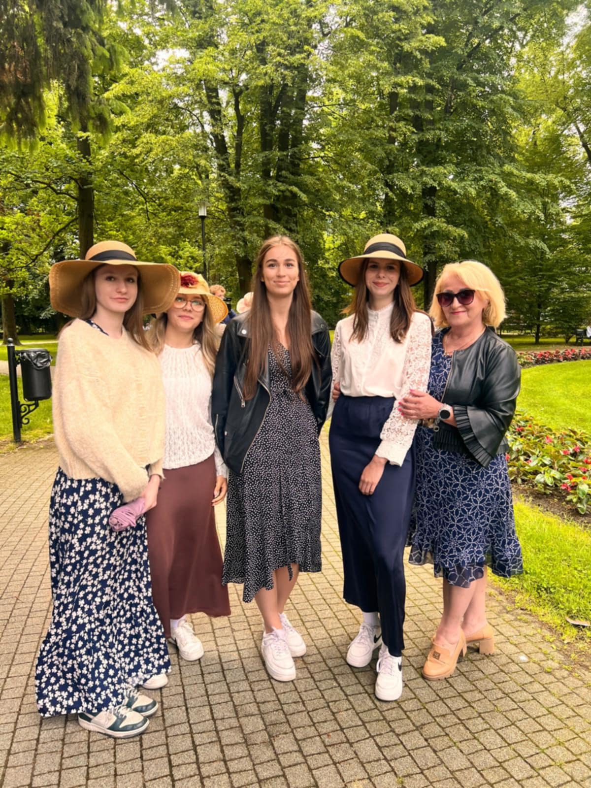 Zdjęcie Urodziny MK 2025 (15)adf60d05-09b3-4643-8f9d-643dbbb5290f.jpeg w galerii Urodziny patronki II LO na Sądeckich Plantach